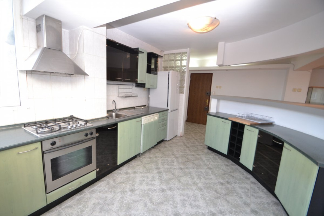 Inchiriere 5 camere 130mp PANDURI 