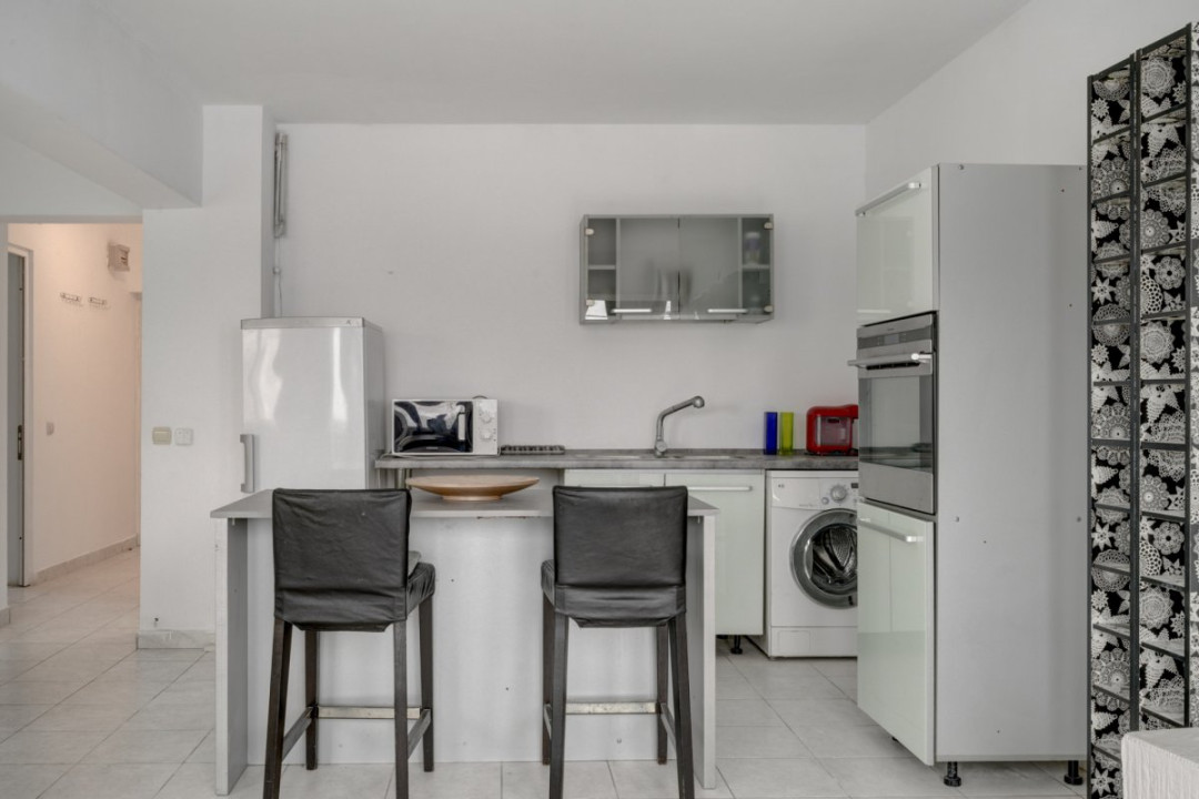MATEI BASARAB - LABIRINT, APARTAMENT 2 CAMERE 53 MP, BLOC 2001, ETAJ 4!