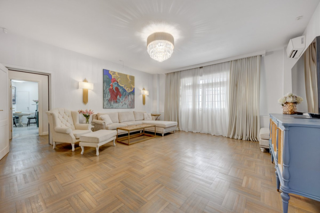 CAROL - EPISCOP CHESARIE, APARTAMENT 250 MP TOTAL, CURTE 250 MP!