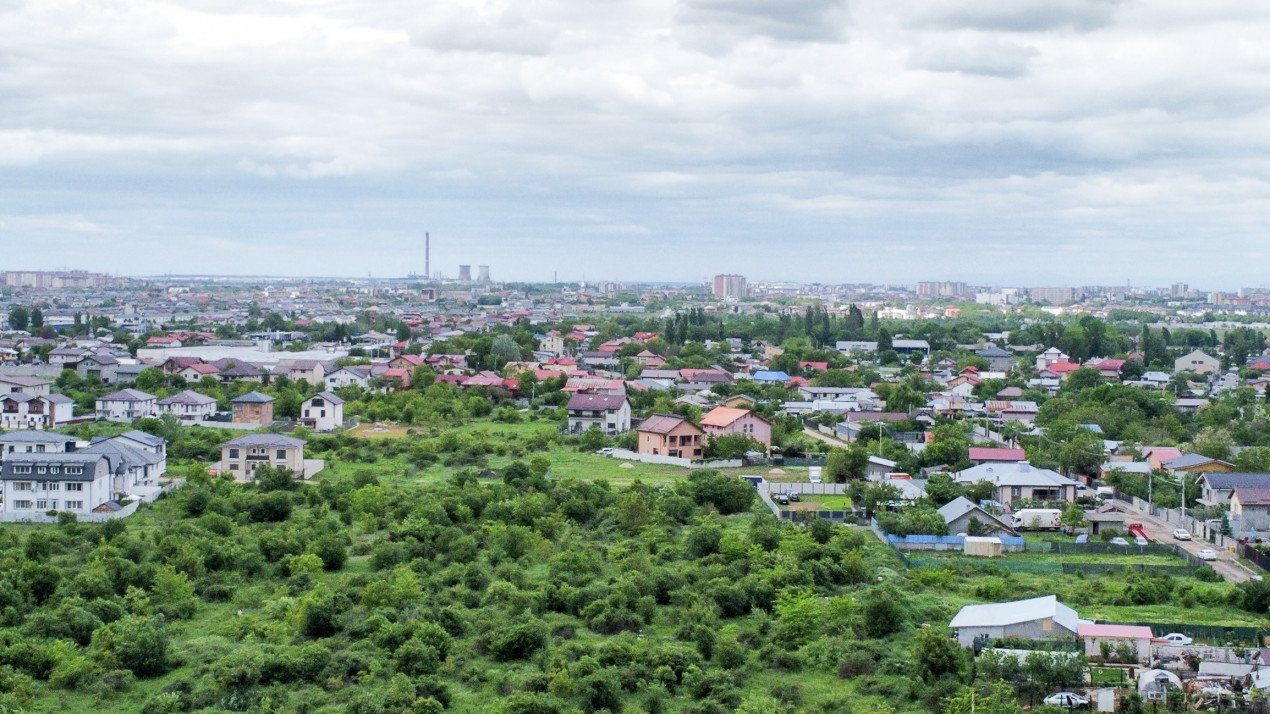 Curte 530mp între case, semistradal, Bragadiru, str Dunarii