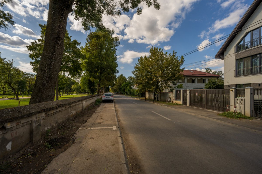 Parter de vilă, 4 camere, 2 băi și grădină 245mp, Parcul Mogoșoaia! 