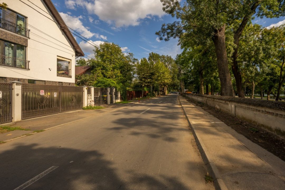 Parter de vilă, 4 camere, 2 băi și grădină 245mp, Parcul Mogoșoaia! 