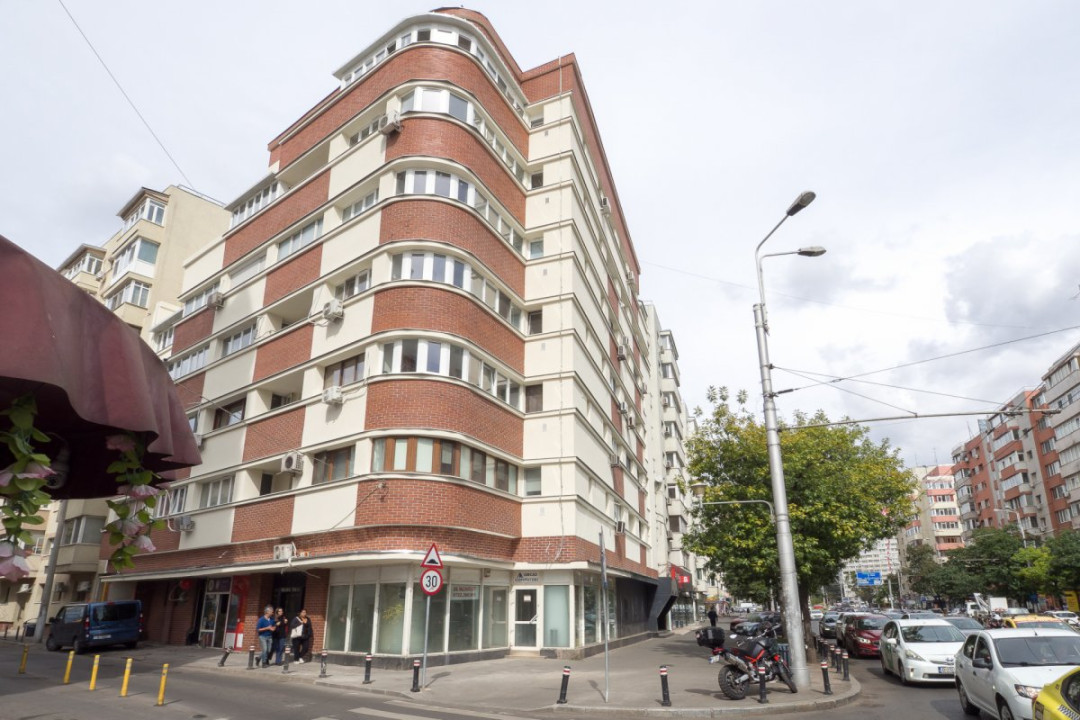 Calea Mosilor, Metrou Obor, renovat total, liber, bloc reabilitat