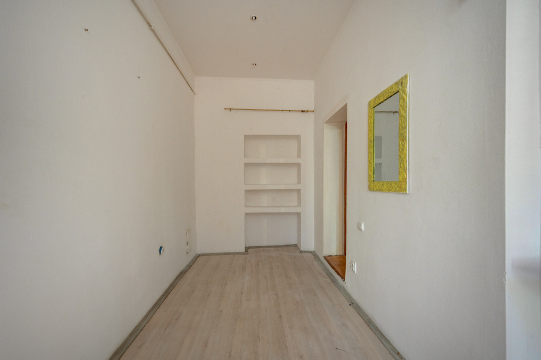 Se vinde Pestera lu' Cantacuzino!