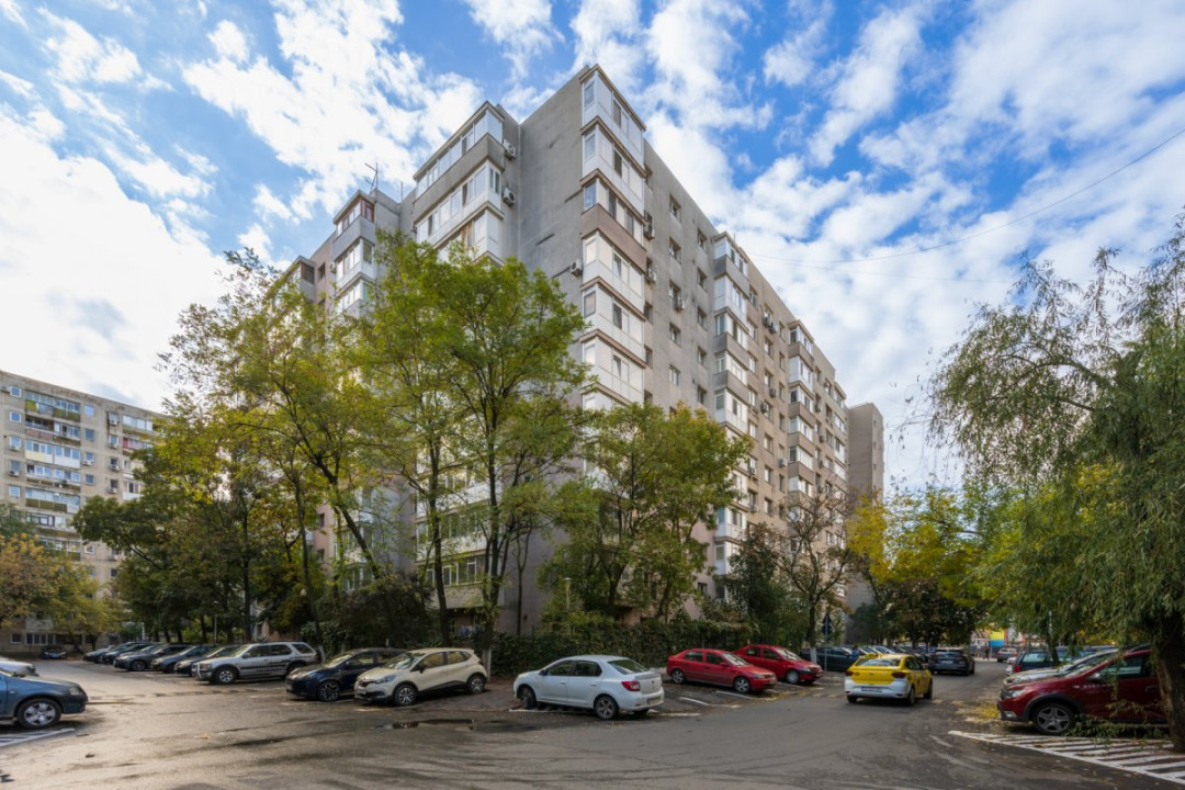 Apartament 2 camere | 1979 | Balcon spatios | Str. Baia Mare 2
