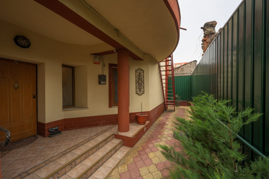 Casă individuală | Parcări | Grădină | Saună | Str. Căpitan Octav Cocărăscu