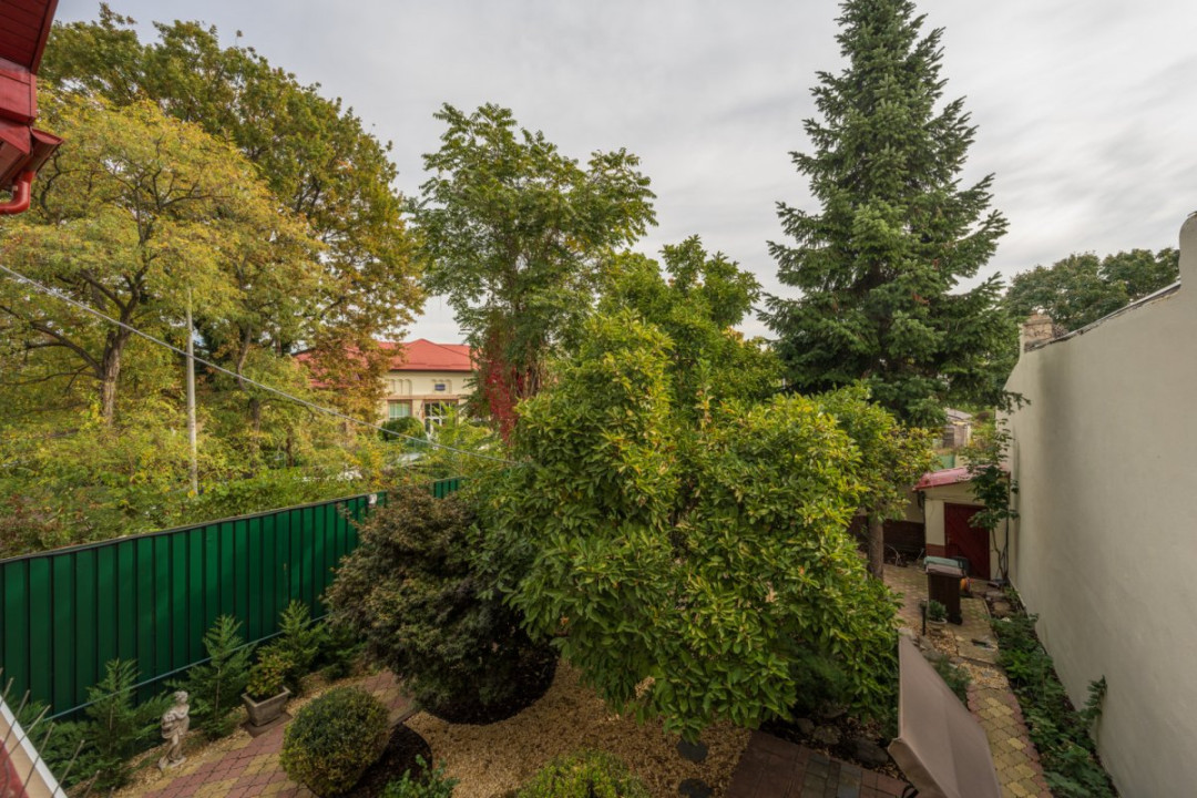 Casă individuală | Parcări | Grădină | Saună | Str. Căpitan Octav Cocărăscu