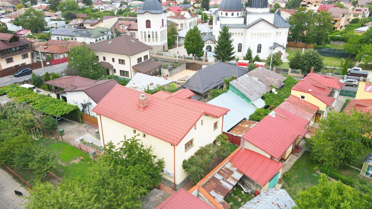 Ploiesti, zona centrala. Se vinde vila impunatoare cu gradina