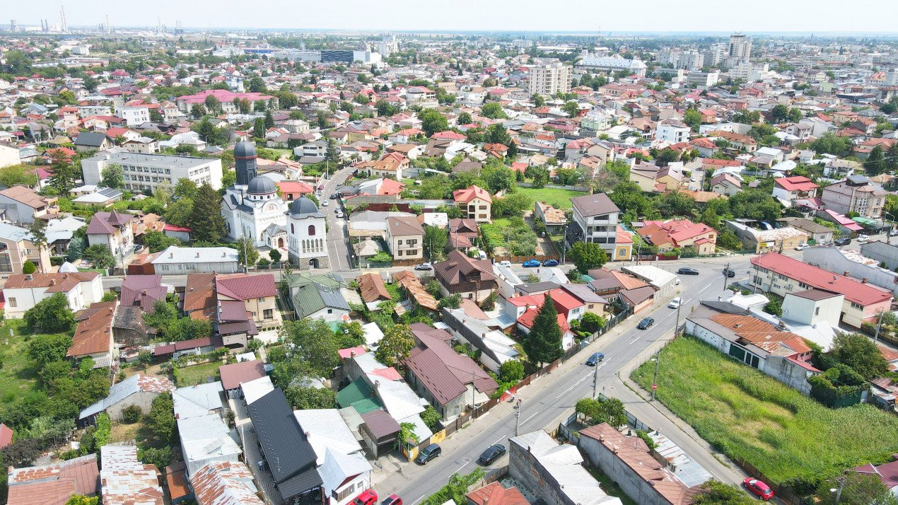 Ploiesti, zona centrala. Se vinde vila impunatoare cu gradina