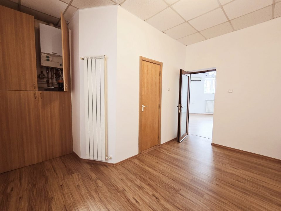 Toamnei - apartament (posibilitate duplex) in vila