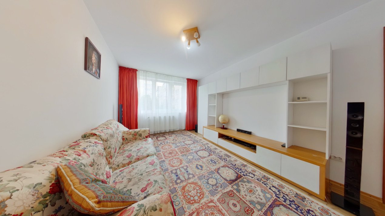 REZERVAT Închiriere apartament cu 3 camere, mobilat si utilat pe B-dul Victoriei