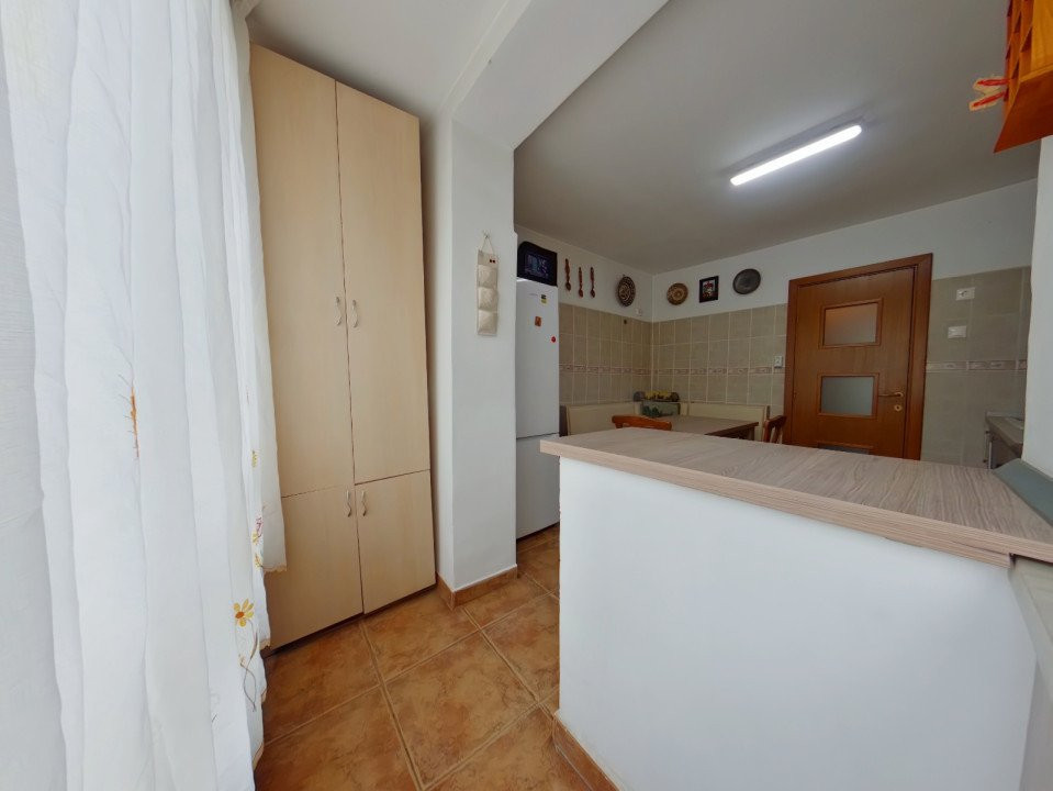 REZERVAT Închiriere apartament cu 3 camere, mobilat si utilat pe B-dul Victoriei