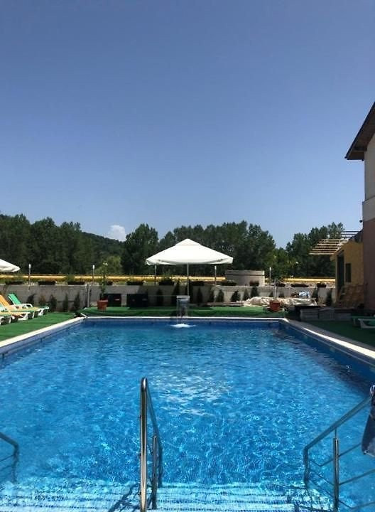  HOTEL DE VANZARE IN CENTRUL STATIUNII CALIMANESTI !!!