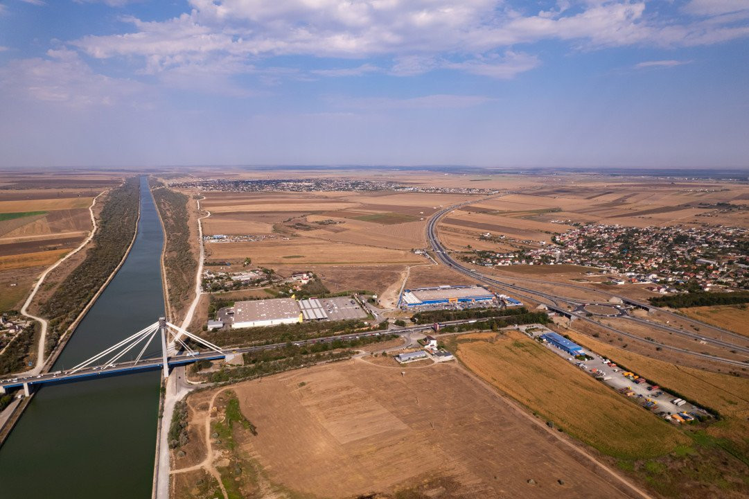 Teren intravilan cu acces rapid la autostrada A4 și la Portul Agigea.