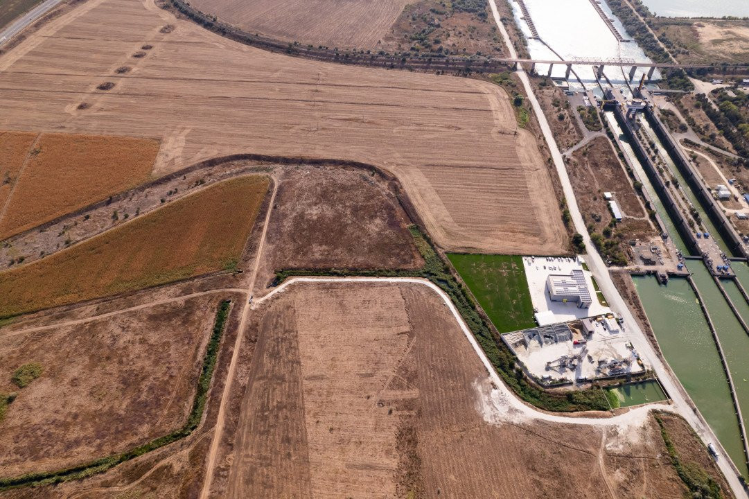 Teren intravilan cu acces rapid la autostrada A4 și la Portul Agigea.