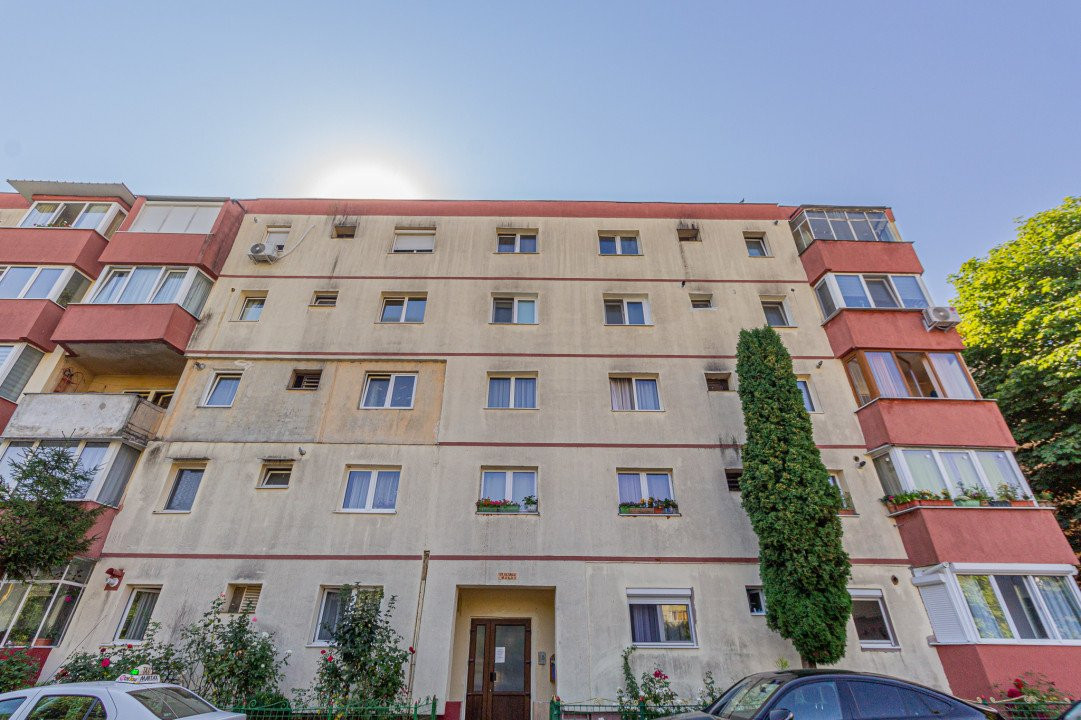 REZERVAT - Apartament cu 3 camere, decomandat - strada Vulturului, zona Astra