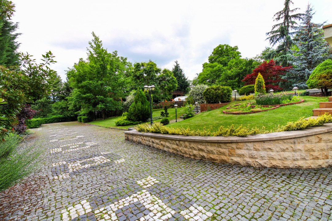 Casa impresionanta in Cluj-Napoca - 3 niveluri, 1542mp teren, piscina, Gruia