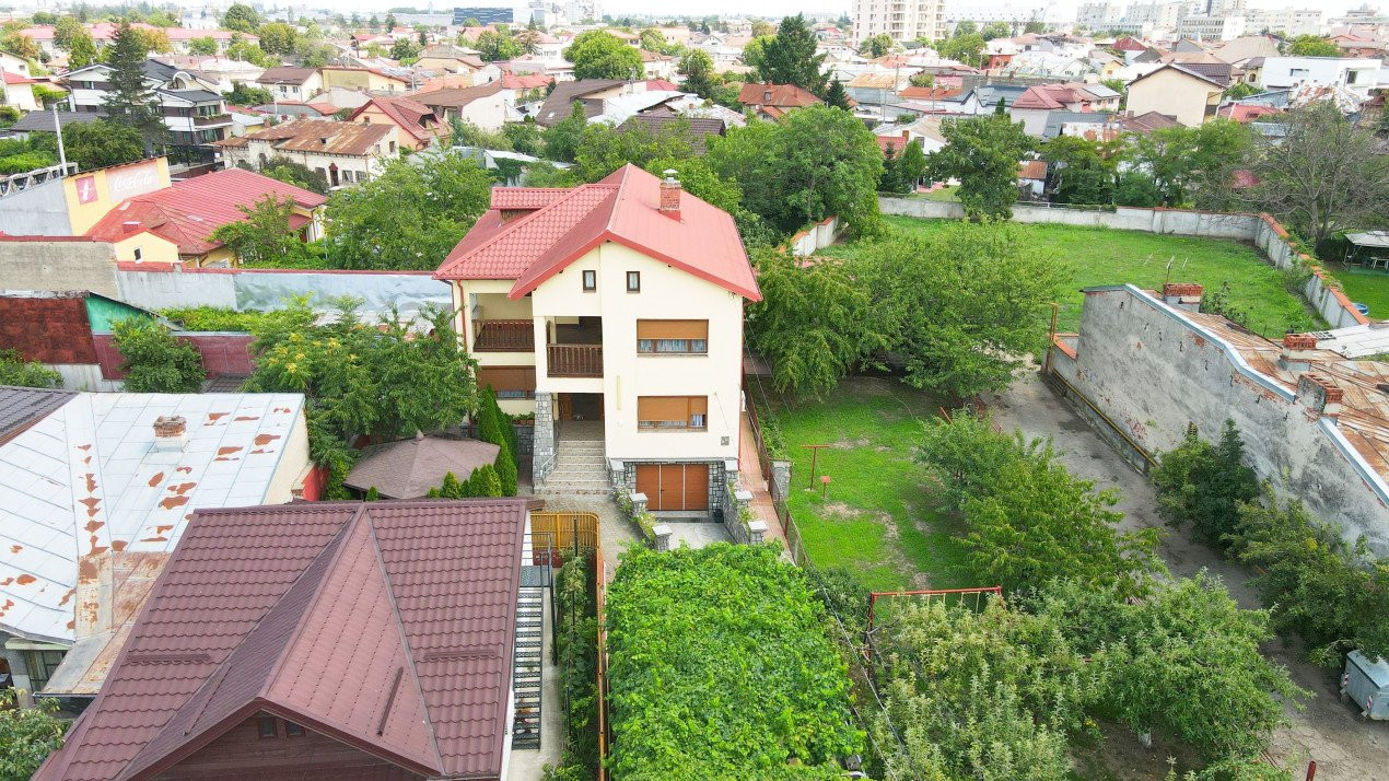 Ploiesti, zona centrala. Se vinde vila impunatoare cu gradina